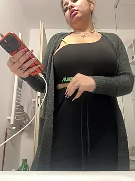 AllysonK online show from 04-10-26, 08:19