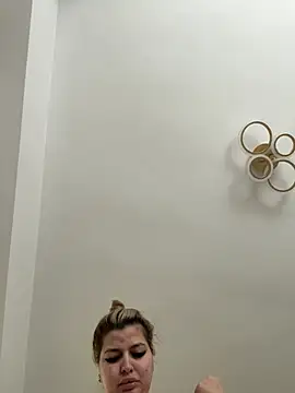 AllysonK online show from 04-22-26, 10:39