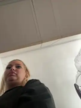 Snapshot of AllysonK chatting on 06-16-26, 10:07 AllysonK online show from 06-16-26, 10:07