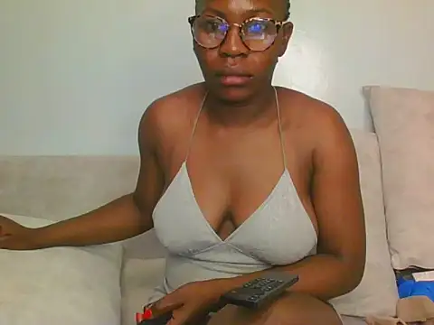 Snapshot of lisaa544 chatting on 07-18-26, 03:44 lisaa544 online show from 07-18-26, 03:44