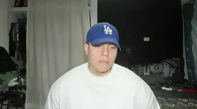 Snapshot of regan_jhonso chatting on 01-09-25, 05:44 regan jhonso online show from 01-09-25, 05:44