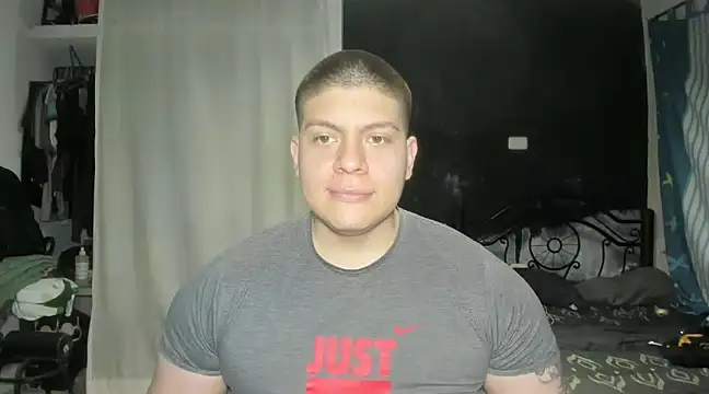 Snapshot of regan_jhonso chatting on 01-19-25, 03:18 regan jhonso online show from 01-19-25, 03:18