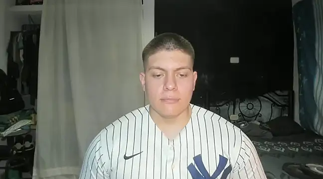 Snapshot of regan_jhonso chatting on 02-02-25, 07:09 regan jhonso online show from 02-02-25, 07:09