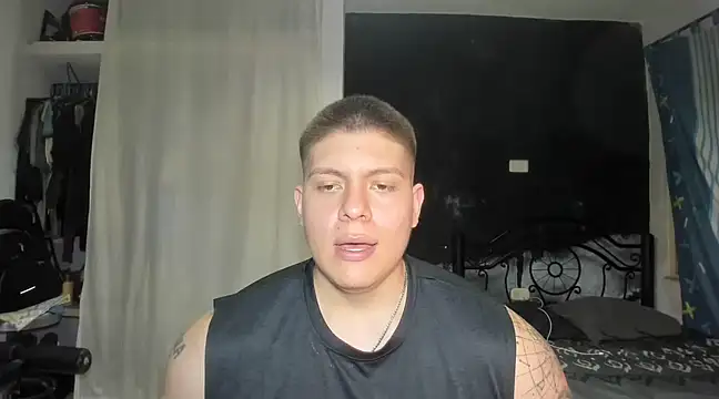 Snapshot of regan_jhonso chatting on 02-08-25, 07:15 regan jhonso online show from 02-08-25, 07:15