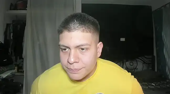 Snapshot of regan_jhonso chatting on 02-09-25, 05:40 regan jhonso online show from 02-09-25, 05:40