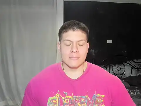 Snapshot of regan_jhonso chatting on 03-02-25, 04:17 regan jhonso online show from 03-02-25, 04:17