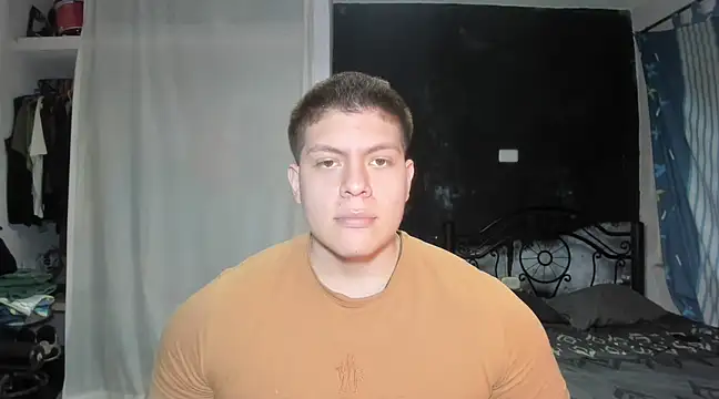 Snapshot of regan_jhonso chatting on 03-11-25, 06:00 regan jhonso online show from 03-11-25, 06:00