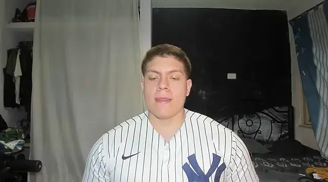 Snapshot of regan_jhonso chatting on 03-15-25, 04:35 regan jhonso online show from 03-15-25, 04:35