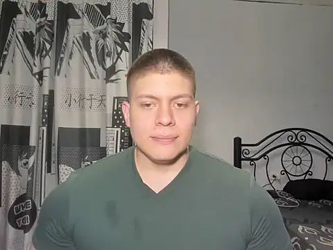 Snapshot of regan_jhonso chatting on 09-30-25, 05:56 regan jhonso online show from 09-30-25, 05:56