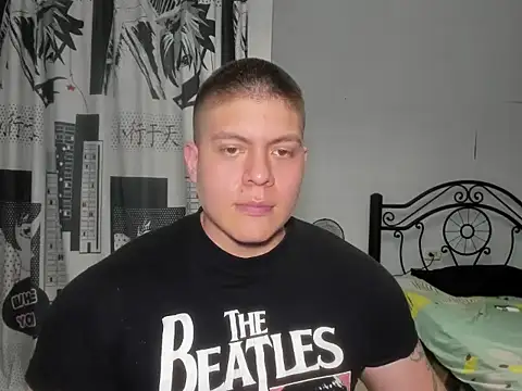 Snapshot of regan_jhonso chatting on 11-29-25, 05:32 regan jhonso online show from 11-29-25, 05:32