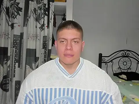 Snapshot of regan_jhonso chatting on 12-02-25, 05:02 regan jhonso online show from 12-02-25, 05:02