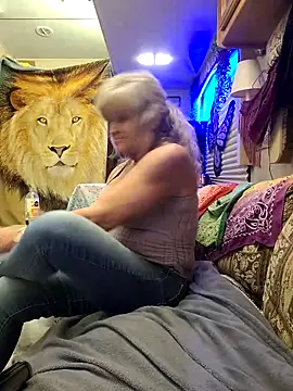 annika lately online show from 11-19-25, 03:39