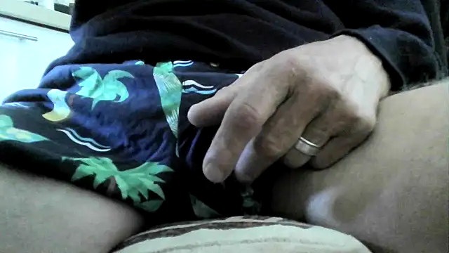 Snapshot of ewuich1 chatting on 01-15-25, 09:56 ewuich1 online show from 01-15-25, 09:56