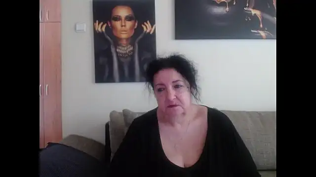 Snapshot of maturekorine chatting on 04-28-26, 12:21 maturekorine online show from 04-28-26, 12:21