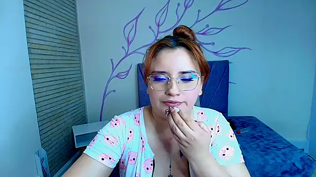 Snapshot of ZaraNolimits_ chatting on 01-07-25, 10:30 ZaraNolimits online show from 01-07-25, 10:30