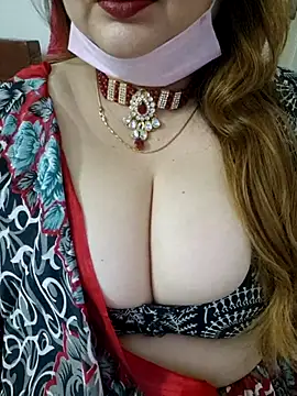 Snapshot of Rupaleesexy chatting on 06-24-26, 07:35 Rupaleesexy online show from 06-24-26, 07:35