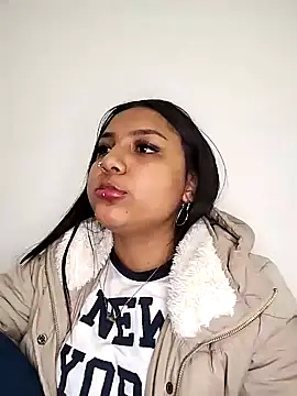 Snapshot of Alix_sweet22 chatting on 12-13-24, 08:58 Alix sweet22 online show from 12-13-24, 08:58