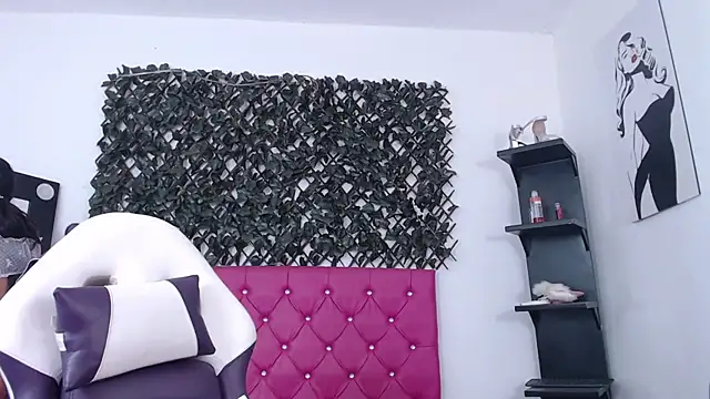 Snapshot of michel_cardona chatting on 11-18-25, 04:00 michel cardona online show from 11-18-25, 04:00