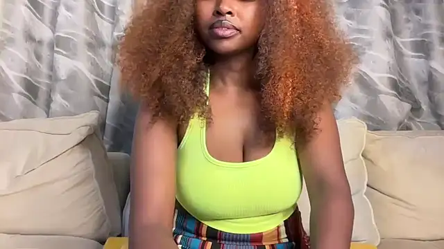 Snapshot of Chocolate_queen2 chatting on 04-27-26, 02:53 Chocolate queen2 online show from 04-27-26, 02:53