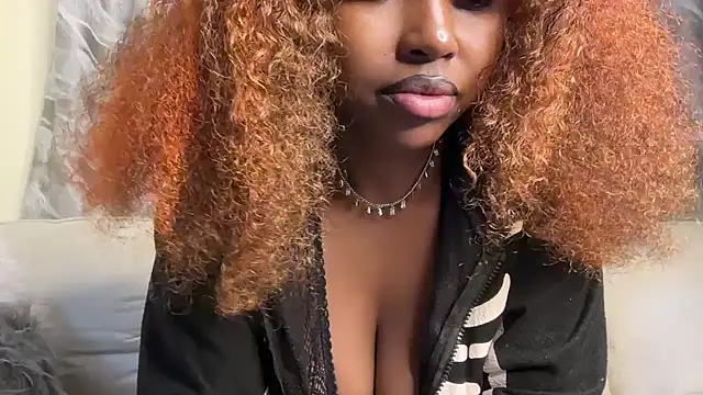 Snapshot of Chocolate_queen2 chatting on 05-01-26, 02:49 Chocolate queen2 online show from 05-01-26, 02:49