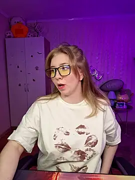 D0nna  online show from 04-04-26, 02:58