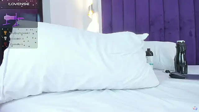 LindsyCater online show from 01-18-25, 03:16