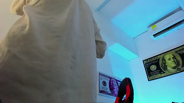 Elsalombardi  online show from 01-27-25, 12:05