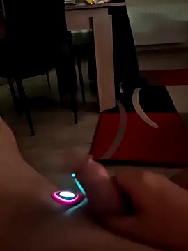 Szeltolo001 online show from 02-06-26, 03:22