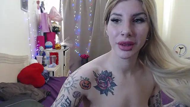 Snapshot of BLACKPeonyy chatting on 10-29-25, 11:12 BLACKPeonyy online show from 10-29-25, 11:12