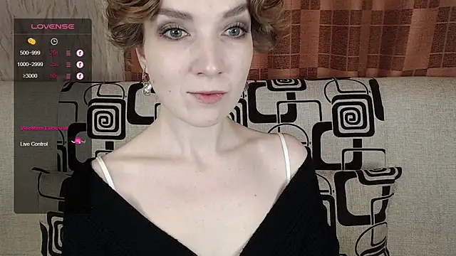 TinaWince online show from 12-20-25, 04:52