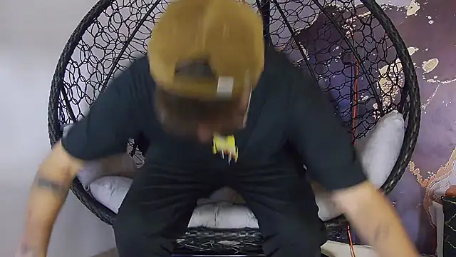 alex noa online show from 10-10-25, 07:24