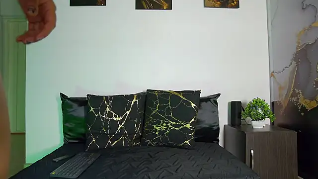 alex noa online show from 04-21-26, 08:01