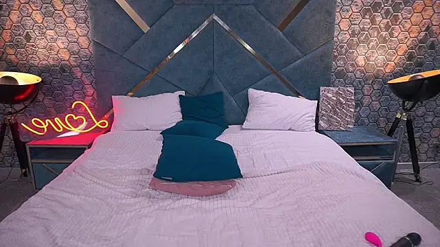 ArianaDarkk online show from 10-19-25, 07:47