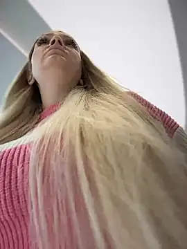 Snapshot of Teya_moon_ chatting on 12-12-24, 10:34 Teya moon  online show from 12-12-24, 10:34