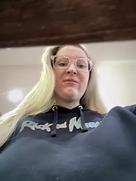 Snapshot of Teya_moon_ chatting on 01-10-25, 11:00 Teya moon  online show from 01-10-25, 11:00