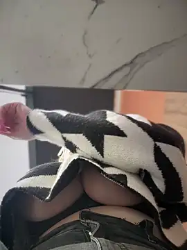 Snapshot of Teya_moon_ chatting on 01-24-25, 12:10 Teya moon  online show from 01-24-25, 12:10