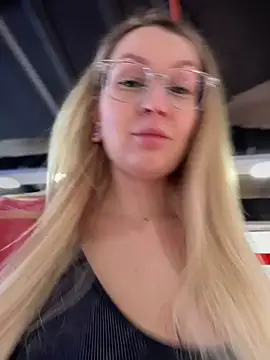 Snapshot of Teya_moon_ chatting on 02-22-25, 12:08 Teya moon  online show from 02-22-25, 12:08