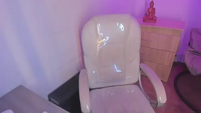 Chanttall  online show from 12-16-25, 05:34