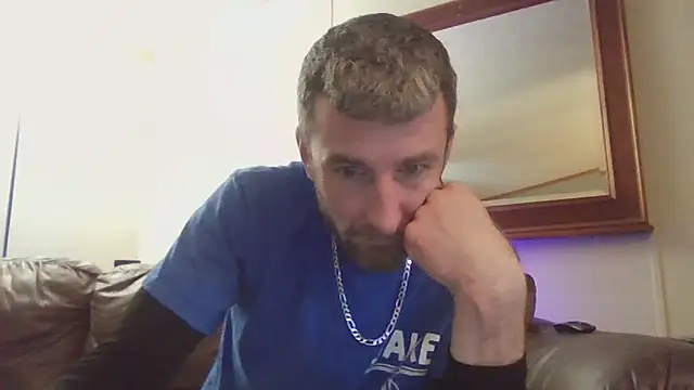 Snapshot of HungStud4You chatting on 01-19-25, 05:28 HungStud4You online show from 01-19-25, 05:28