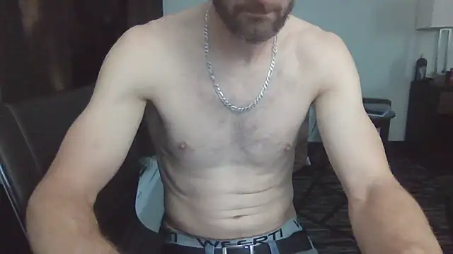 Snapshot of HungStud4You chatting on 10-16-25, 12:11 HungStud4You online show from 10-16-25, 12:11