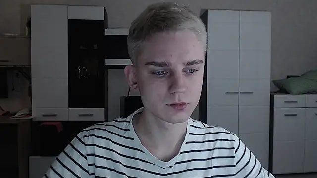 angryzan online show from 02-20-25, 04:18