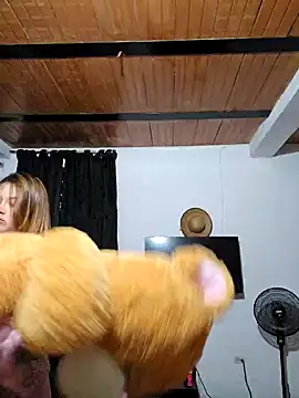 Snapshot of Sofia_Queen17 chatting on 01-16-25, 10:32 Sofia Queen17 online show from 01-16-25, 10:32