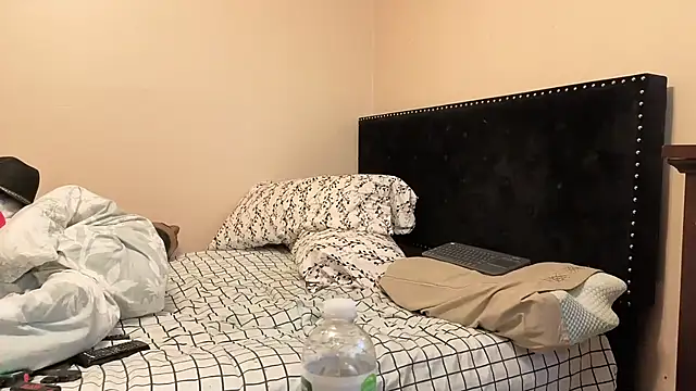 hailzeffn online show from 10-22-25, 07:13