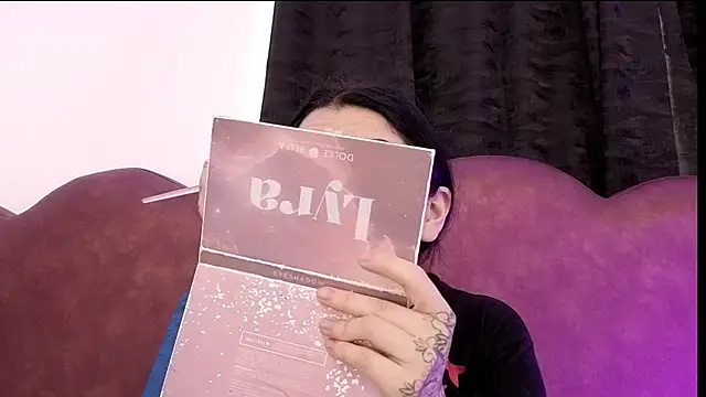 sophy rock online show from 04-18-26, 02:43