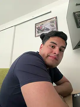 BigmanLatam online show from 04-14-26, 02:12