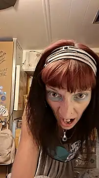 whitetrashdirtyslut online show from 06-10-26, 11:09