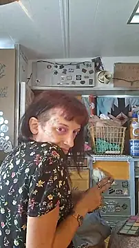 whitetrashdirtyslut online show from 06-16-26, 04:09