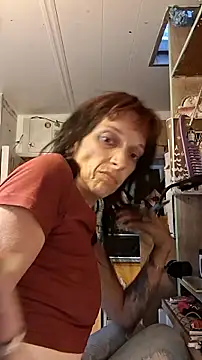 whitetrashdirtyslut online show from 06-17-26, 12:07
