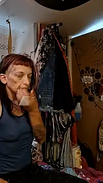 whitetrashdirtyslut online show from 06-28-26, 03:29
