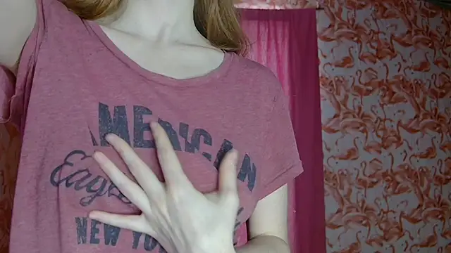 Snapshot of strawberrysmoothie chatting on 06-12-26, 05:01 strawberrysmoothie online show from 06-12-26, 05:01